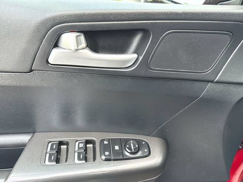 Used 2022 Kia Sportage LX AWD/4WD image 21