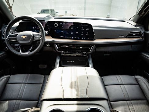 Used 2025 Chevrolet Tahoe High Country image 33