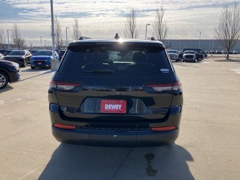 Used 2023 Jeep Grand Cherokee L Limited w/ Black Appearance Package image 7