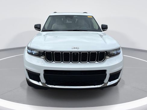 Used 2021 Jeep Grand Cherokee L Limited w/ Luxury Tech Group II image 2