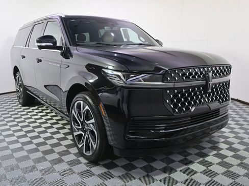 New 2026 Lincoln Navigator L Black Label AWD/4WD image 9