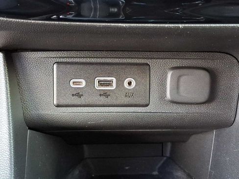 Used 2022 Buick Encore GX Select w/ Sport Touring Package AWD/4WD image 26
