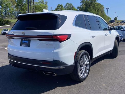 Used 2025 Buick Enclave Preferred FWD image 3