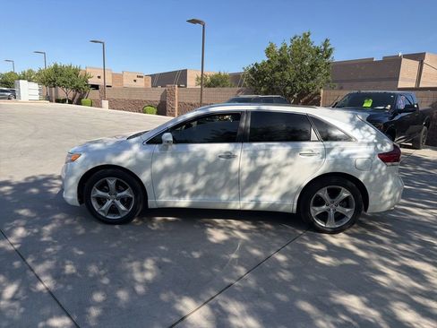 Used 2013 Toyota Venza XLE w/ XLE Premium Pkg AWD/4WD image 2