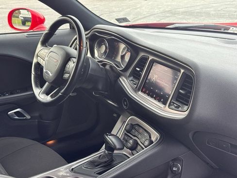 Used 2022 Dodge Challenger GT RWD image 10