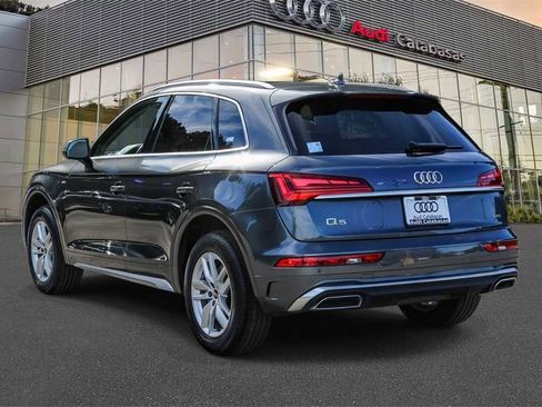 Used 2023 Audi Q5 2.0T Premium w/ Convenience Package image 2