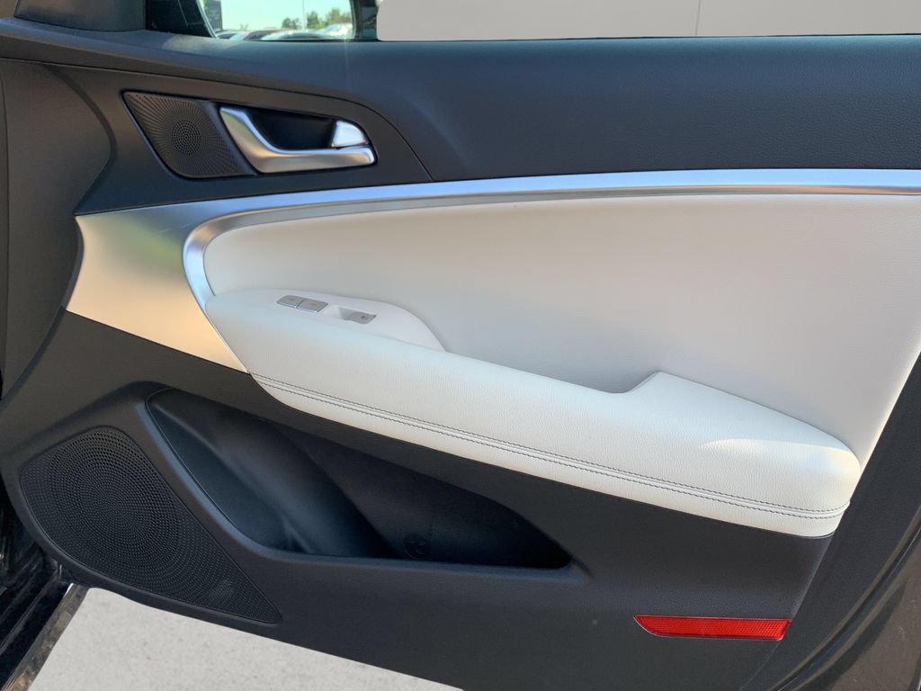 Certified 2026 Genesis G70 2.5T RWD image 33