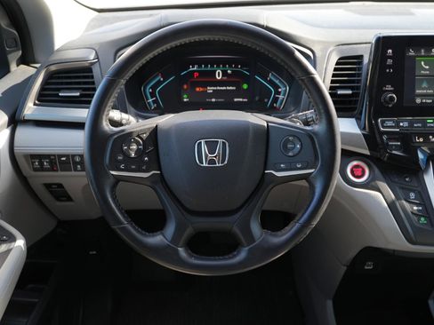 Used 2023 Honda Odyssey EX-L image 16