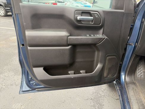 Used 2023 Chevrolet Silverado 1500 Custom image 13