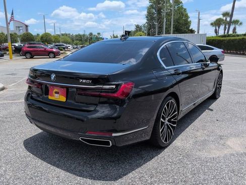 Used 2022 BMW 750i xDrive w/ Luxury Rear Seating Package AWD/4WD image 4