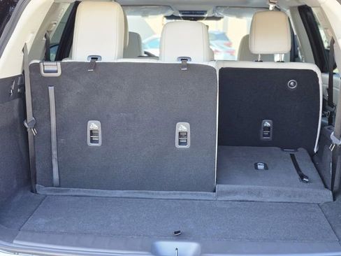 New 2026 Nissan Pathfinder SL w/ SL Premium Package (P04) FWD image 31
