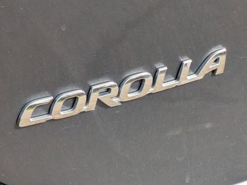 Used 2016 Toyota Corolla LE FWD image 10