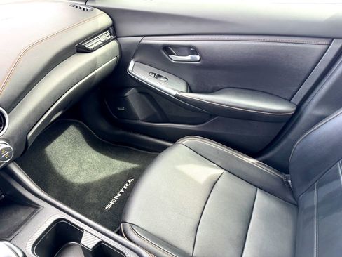 Used 2023 Nissan Sentra SR w/ SR Premium Package image 32