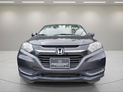 Used 2017 Honda HR-V LX image 2
