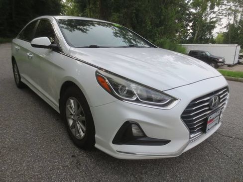 Used 2018 Hyundai Sonata SE FWD image 2