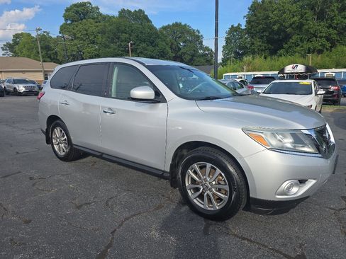 Used 2014 Nissan Pathfinder S AWD/4WD image 3