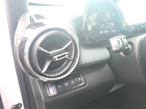 New 2026 Chevrolet Equinox LT w/ Convenience Package II image 13