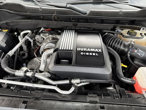 Used 2024 Chevrolet Silverado 1500 LT Trail Boss w/ Convenience Package II AWD/4WD image 19