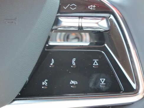 New 2025 Cadillac Lyriq Luxury image 19