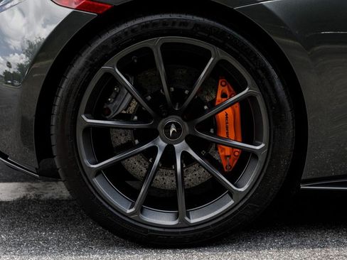 Used 2019 McLaren 570S Spider RWD image 30