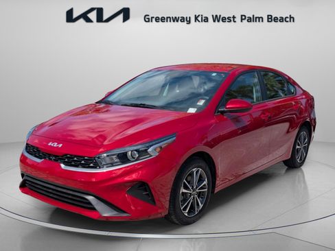 Used 2024 Kia Forte LXS image 3