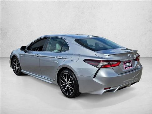 Used 2024 Toyota Camry SE FWD image 7