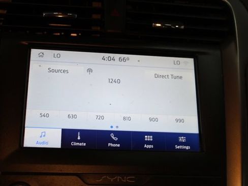 Used 2020 Ford Fusion SE FWD image 24