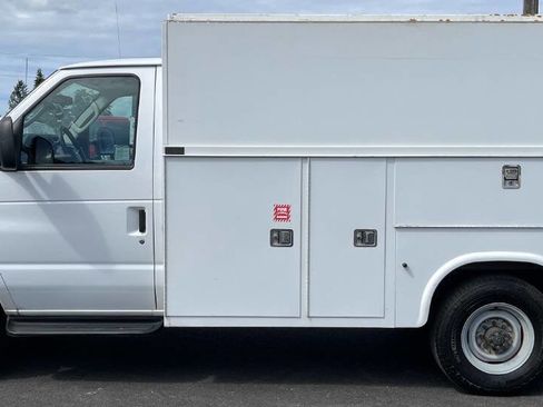 Used 2011 Ford E-350 and Econoline 350 Super Duty w/ PWR Locks & Windows Group RWD image 8