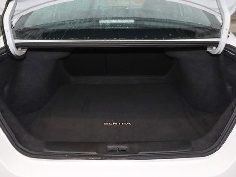 Used 2025 Nissan Sentra SV FWD image 9