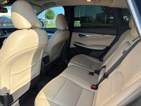 Used 2019 INFINITI QX50 Luxe w/ Navigation Package FWD image 9