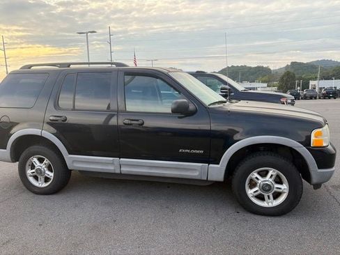 Used 2002 Ford Explorer XLT AWD/4WD image 4