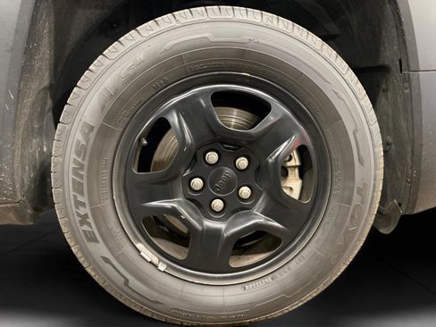 Used 2016 Jeep Renegade Sport w/ Power & Air Group image 19