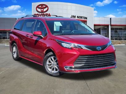 Used 2023 Toyota Sienna XLE