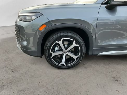 Used 2026 Volkswagen Tiguan SE AWD/4WD image 14