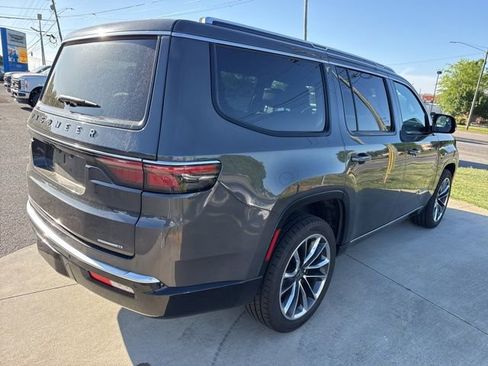 Used 2022 Jeep Wagoneer Series III w/ Premium Group I image 12