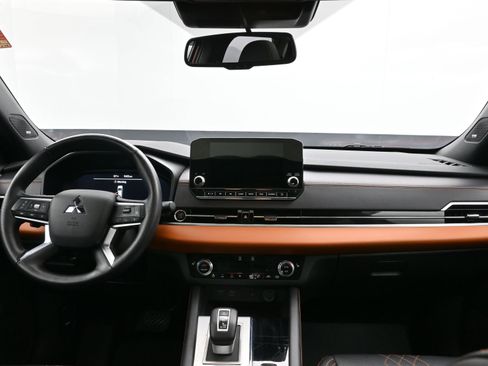 Used 2024 Mitsubishi Outlander SEL image 20