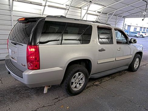 Used 2009 GMC Yukon XL SLT w/ Preferred Package RWD image 3