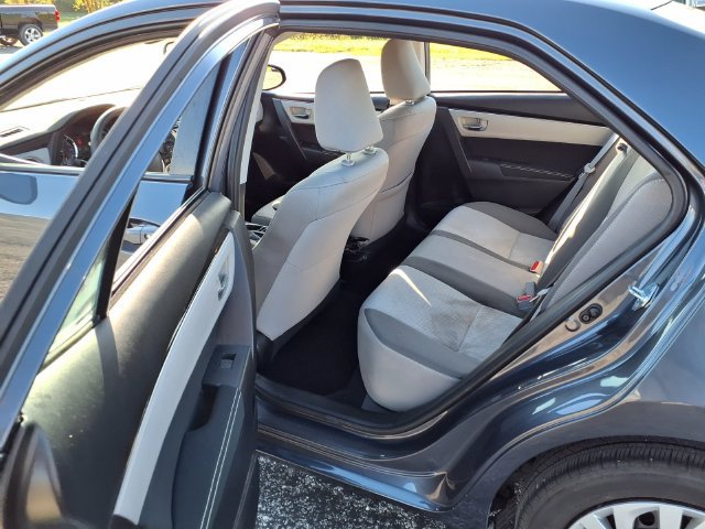 Used 2017 Toyota Corolla LE w/ Carpet Mat Package (TMS) FWD image 38