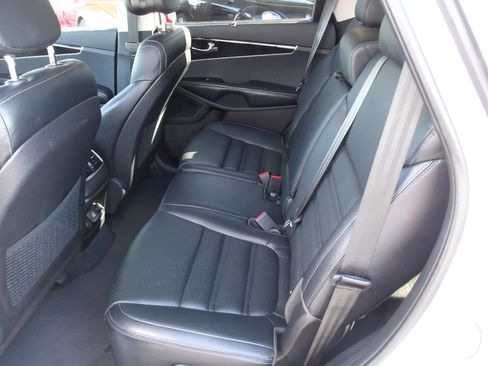 Used 2016 Kia Sorento EX w/ EX Premium Package image 10