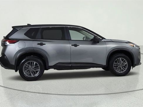 Used 2023 Nissan Rogue S AWD/4WD image 7