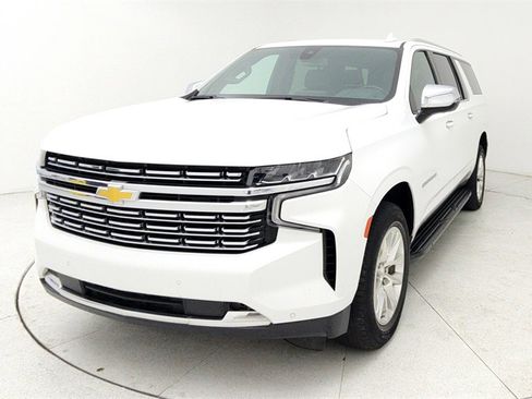 Used 2022 Chevrolet Suburban Premier image 1