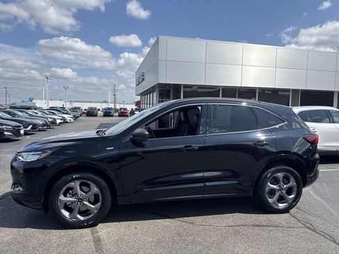 Certified 2023 Ford Escape ST-Line image 6