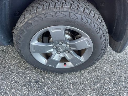 Used 2025 Honda Ridgeline TrailSport image 34