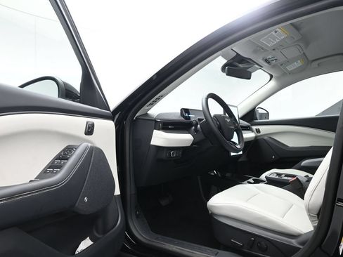 Certified 2025 Ford Mustang Mach-E Premium RWD image 9