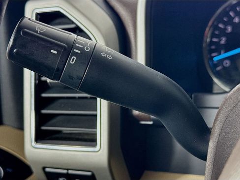 Used 2018 Ford F150 Lariat w/ Equipment Group 502A Luxury image 12