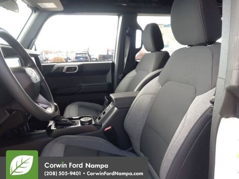New 2025 Ford Bronco 4-Door image 24