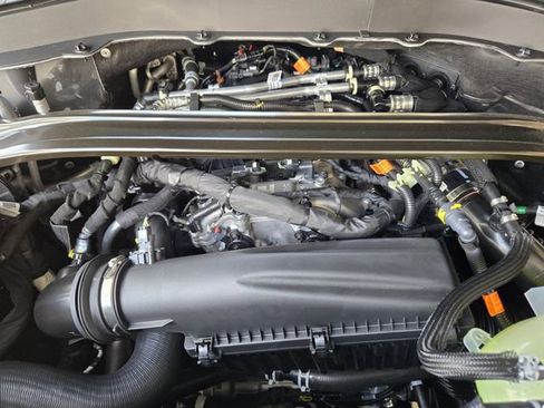 New 2025 Ford Explorer Active w/ Active Comfort Package image 23