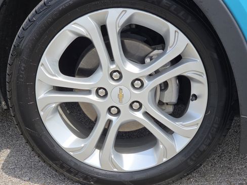 Used 2020 Chevrolet Bolt LT FWD image 8