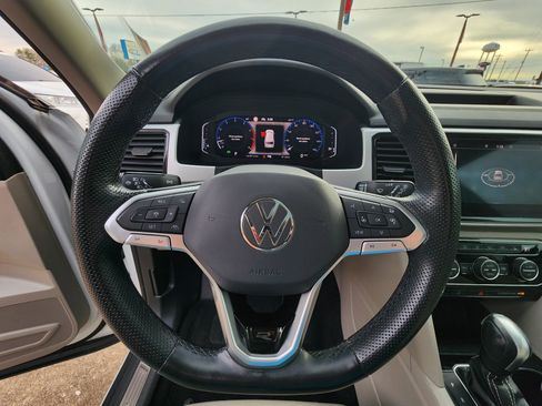 Used 2021 Volkswagen Atlas SEL R-Line image 17