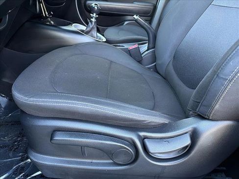 Used 2016 Kia Soul image 12